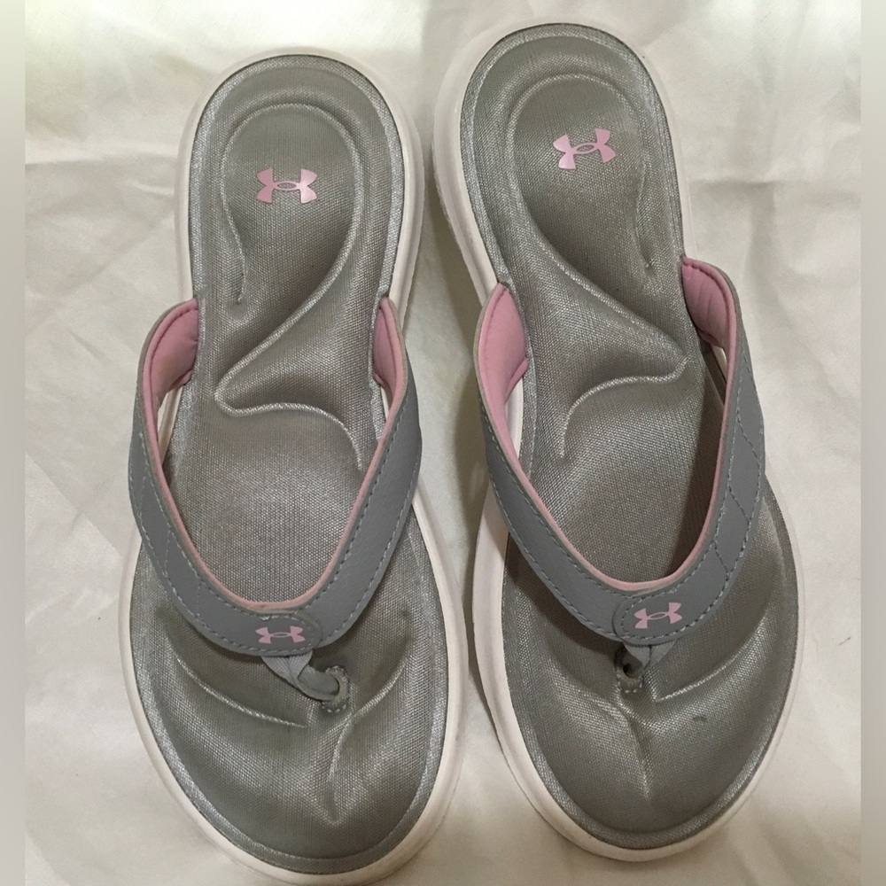 Under Armour Sandals. Padded, thong, slip on. Rarely worn. US6